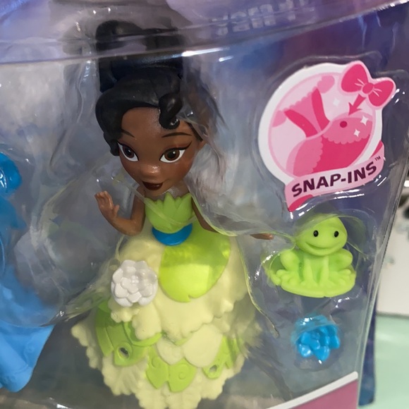 Disney Princess Little Kingdom Fashion Change Tiana Snap-In Doll NEW - Picture 8 of 8